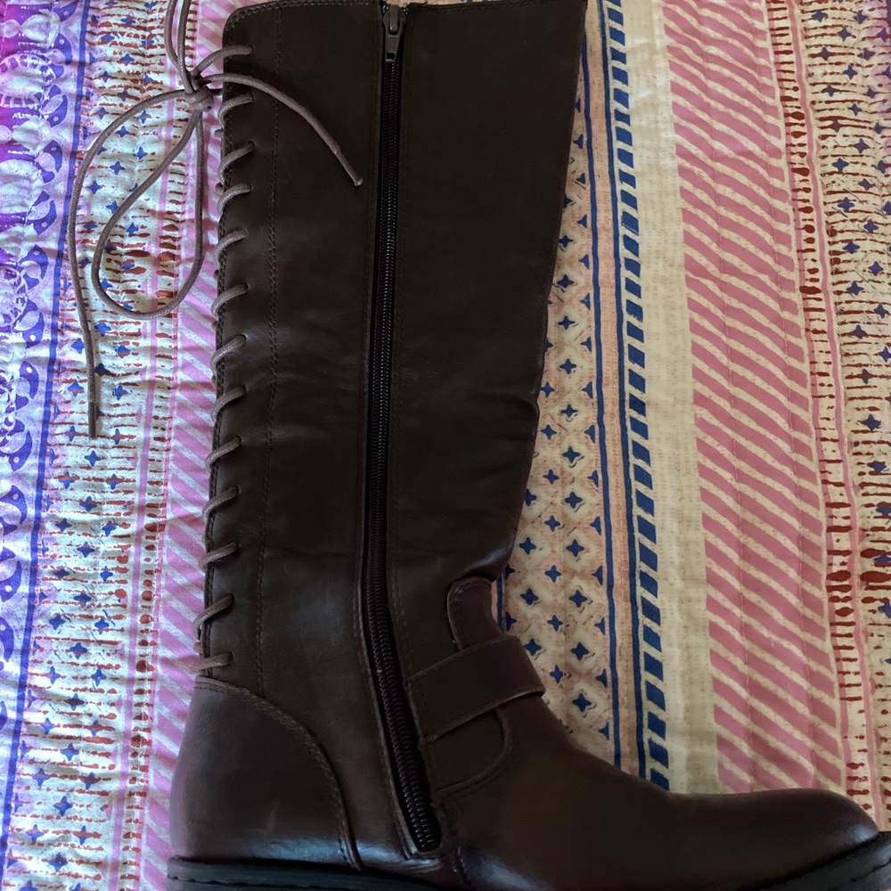 Softspots Brown Heeled Boots with Streamlined Silhouette